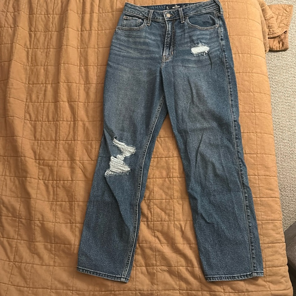 Hollister ultra high rise vintage straight jeans.